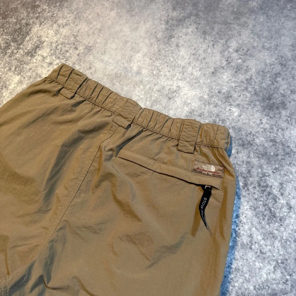 The North Face Mens Brown Nylon Cargo Hiking Shorts Size Small Stow Pocket‎ Tan